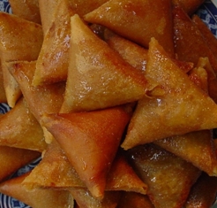 ‘’Briouates’’ au miel et aux amandes