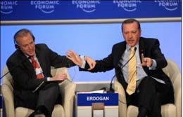 Erdogan salué en héros