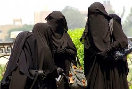 Après le voile le foulard, une nouvelle guerre française